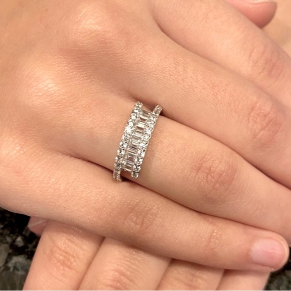 Clearance $16 Firm! Baguette & Round Cz Sterling Silver Ring - Picture 6 of 11
